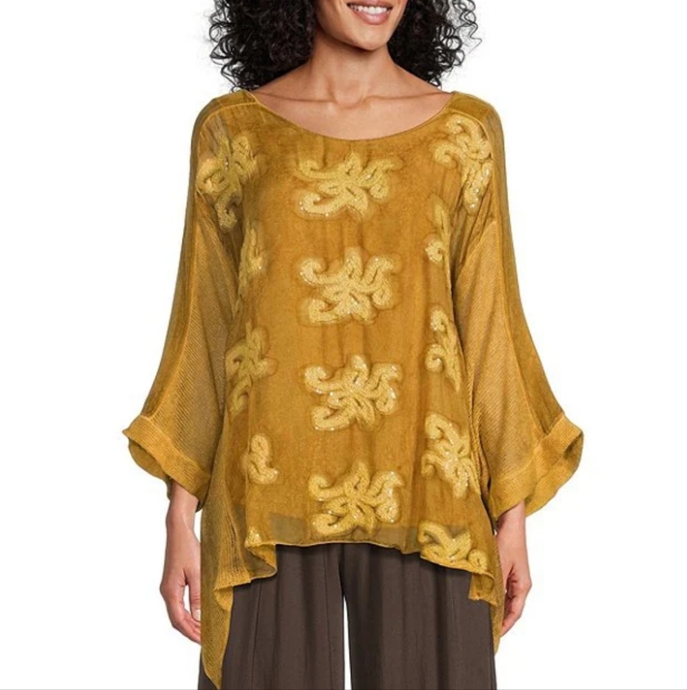 M Made In Italy Knitted Mohair Scoop Neck Long Sleeve Silky Applique Top